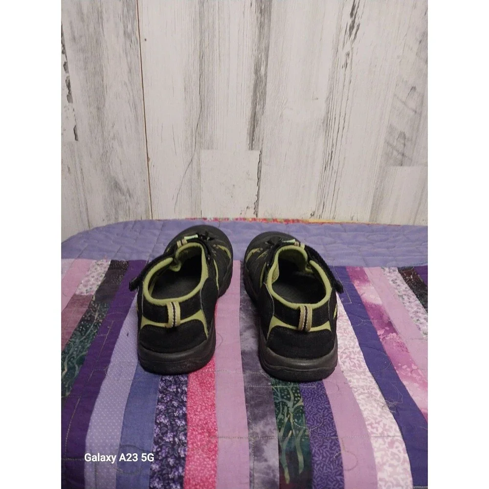 Keen Newport H2 Waterproof Sandals Black Green 1009965 Youth Size 4 Comfort